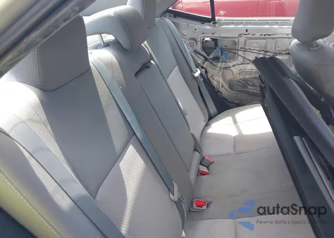 2015 Toyota Corolla Le z USA, uszkodzony, nr VIN 2T1BURHE5FC393977